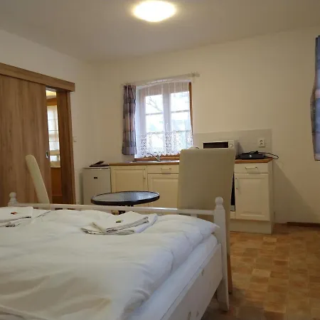 Malý Mnich Bed and breakfast Mníšek pod Brdy