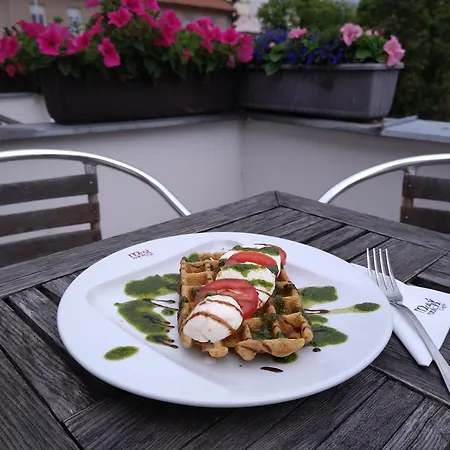 Maly Mnich Couette-café Mníšek pod Brdy