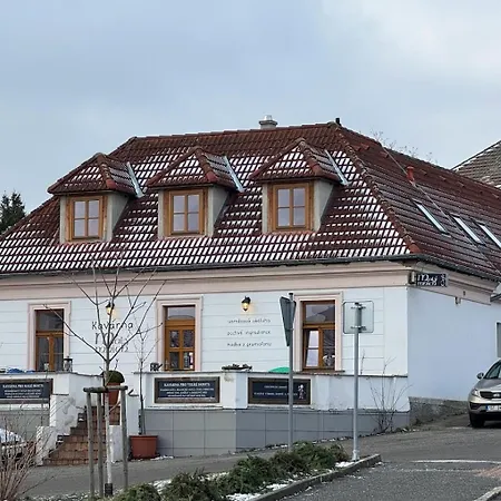 Maly Mnich Couette-café Mníšek pod Brdy
