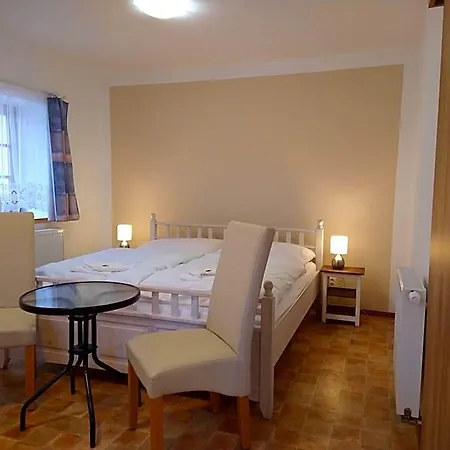 Maly Mnich 3* Mníšek pod Brdy