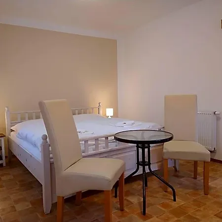 Maly Mnich Mníšek pod Brdy