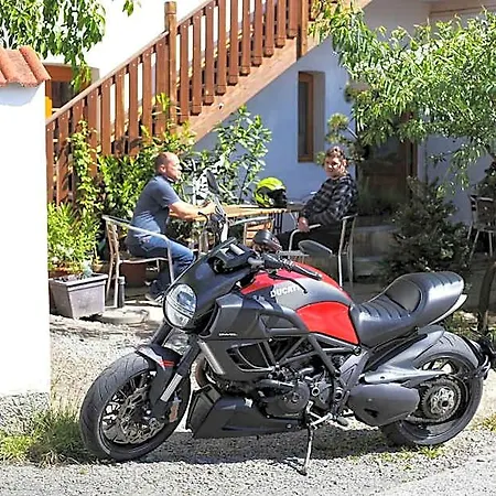 Maly Mnich 3* Mníšek pod Brdy