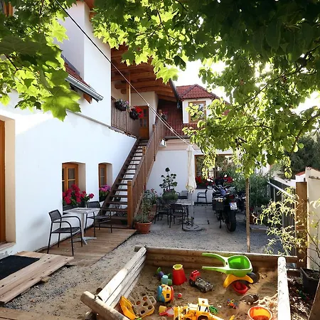 Maly Mnich Couette-café Mníšek pod Brdy