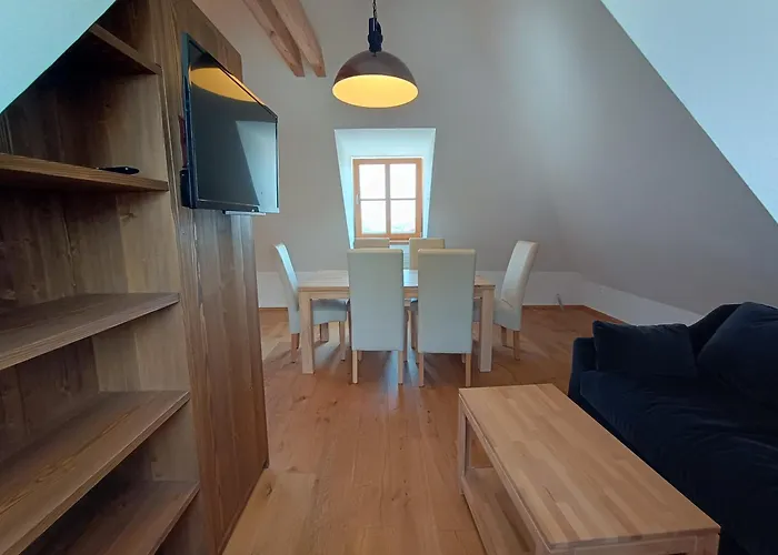 Malý Mnich 3* Mníšek pod Brdy